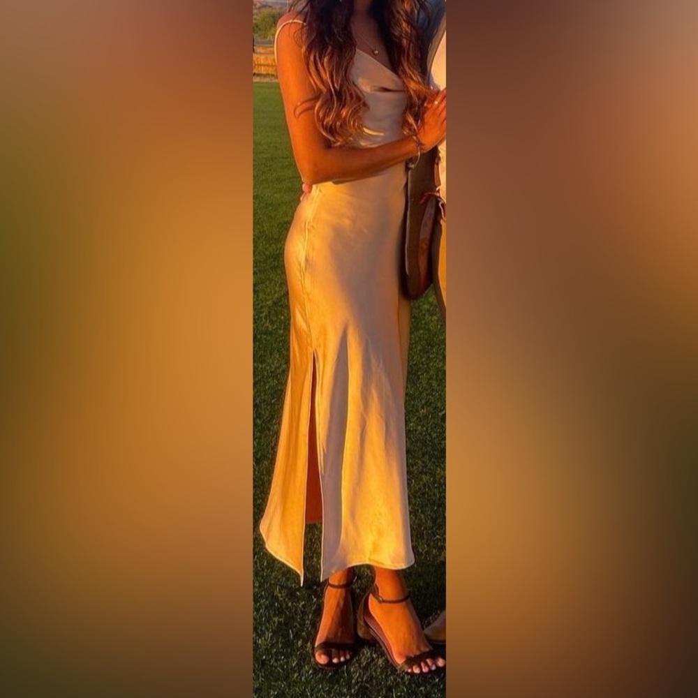 princess polly gold dress | Dresses | Princess Polly Maxi Size 4 over embellishment Princess Polly gold silk midi